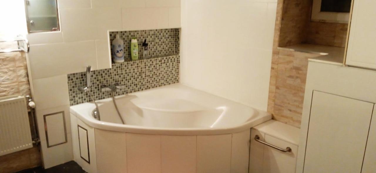 סנט - ניקולאס Liege 4420 Rue Jean Jaures 45 Grande Maison Joyeuse Avec Terrasse 30M2 Pour 8 Personnes Maximum מראה חיצוני תמונה